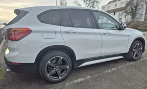 BMW X1 xDrive 20 d Sport Line,1.Hand,Lenkradhz,AHK Bild 3