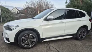 BMW X1 xDrive 20 d Sport Line,1.Hand,Lenkradhz,AHK Bild 2