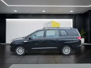 SsangYong Rodius Quartz 4WD Allrad 7-Sitzer Bild 2