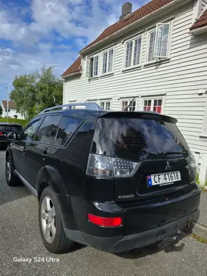 Mitsubishi Outlander 2.0 DI-D 4WD Inform Bild 2