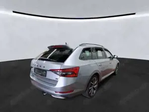 Skoda Superb Combi Sportline iV Aut. Navi SHZ AHK ACC Bild 2