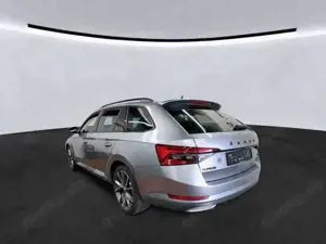 Skoda Superb Combi Sportline iV Aut. Navi SHZ AHK ACC Bild 4