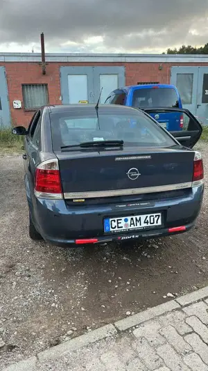 Opel Vectra 2.2 Automatik Business Bild 2
