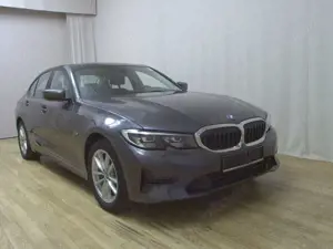 BMW 320 e Advantage Navi LC Prof. LED PDC SHZ Bild 3