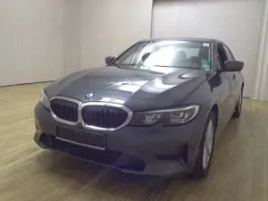 BMW 320 e Advantage Navi LC Prof. LED PDC SHZ Bild 2
