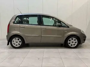 Lancia MUSA Musa 1.4 16V Bellezza AHK / KLIMA / PDC Bild 4