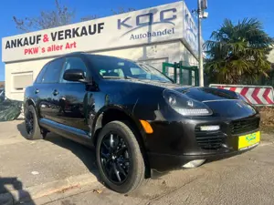 Porsche Cayenne S / 8-Fach Bereift