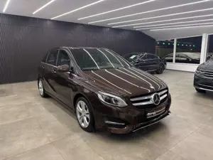 Mercedes-Benz B 220 B220d 4Matic*Panorama*Kamera*Distronic*Totwink*