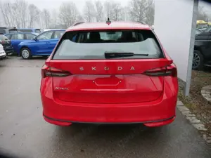 Skoda Octavia Combi Selection 2.0 TDI DSG Selection*LED*PDC*S... Bild 2