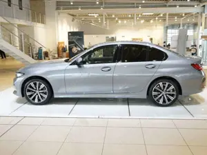 BMW 320 d Sports.HUD SurrView HiFi LiveProf.Komfz.AHK Bild 5