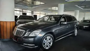 Mercedes-Benz E 350 E350CDI Vollausstattung/AHK/HK/Leder/Pano/Standh