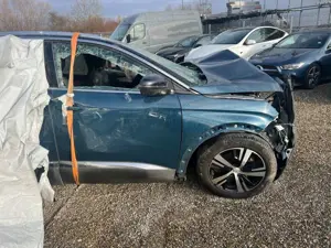 Peugeot 3008 Hybrid4 300 GT Bild 2