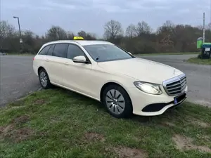Mercedes-Benz E 220 d T 9G-TRONIC Bild 5