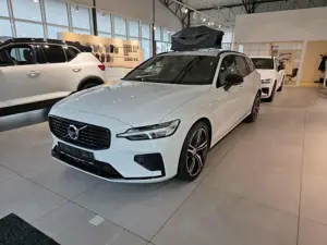 Volvo V60 T6 Recharge Plug-In Hybrid R Design AWD Bild 2