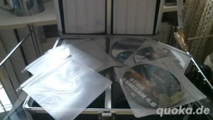 Biete neuwertige DVD Box für 300 DVD s,sind knapp 78 DVD mit Spielfilmen auf 8 GB DVD s an. Box Gesa Bild 2