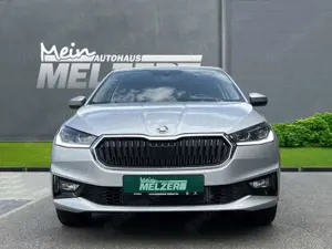 Skoda Fabia TOUR 1.0 TSI DSG WSS BEHEIZT+ACC+PDC+SHZ Klima Bild 2