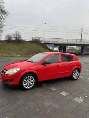 Opel Astra H Edition 1.6 Benzin Bild 2