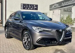Alfa Romeo Stelvio Super Q4 ALLRAD Aut.+LEDER+KAMERA+Alle Inspekt.