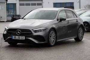 Mercedes-Benz A 200 DISTRONIC*AHK*KEYLESS AMG Line Advanced +