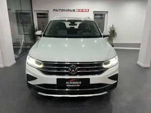 Volkswagen Tiguan 4Motion*ACC*DCC*LED*PANO*MATRIX*STHZ*