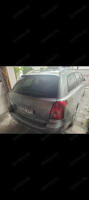 Toyota Avensis Avensis 1.8 VVT-i Combi Team Bild 3
