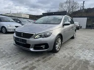 Peugeot 308 SW Allure 1,2 96 kW / Navi / LED /AHK
