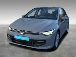 Volkswagen Golf VIII 1.5 TSI Life*Panorama*LED*ACC* Bild 2