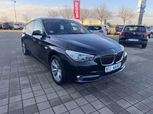 BMW 530 530d xDrive AHK PANO LEDER XENON Bild 2