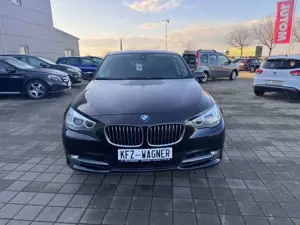 BMW 530 530d xDrive AHK PANO LEDER XENON Bild 3