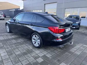 BMW 530 530d xDrive AHK PANO LEDER XENON Bild 4
