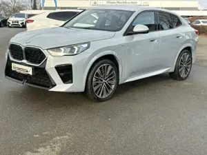 BMW X2 sDrive20i M Sportpaket ACC 360° HUD AHK LHZ Bild 2