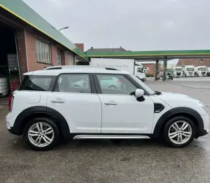MINI One Countryman One Bild 3