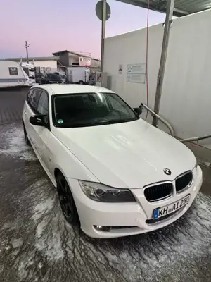 BMW 318 318d DPF Touring Edition Lifestyle Bild 2