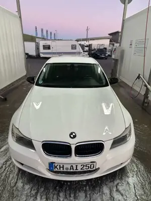 BMW 318 318d DPF Touring Edition Lifestyle Bild 3