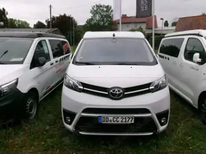 Toyota Proace 2,0-l-D-4D L1 (5-Si.) Verso Crosscamp Bild 2