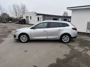 Renault Megane 1.2 TCe Limited /1 Hand/Sitzheizung/Navi/Klima Bild 2