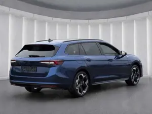 Skoda Superb Combi SPORTLINE 4x4 TSI*265PS StndHzg AHK Bild 4