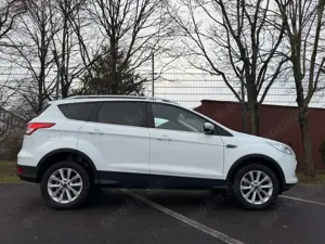 Ford Kuga Titanium AHK LED Navi Leder AWD Bild 5