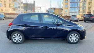 Peugeot 208 Active HU NEU KLIMA