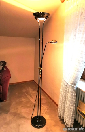 Halogen-Deckenfluter, mit integrierter Leseleuchte 