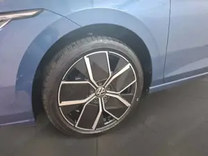 Volkswagen Golf VIII 1.5 eTSI LED AHK HUD Pano RFK SHZ Navi Bild 5