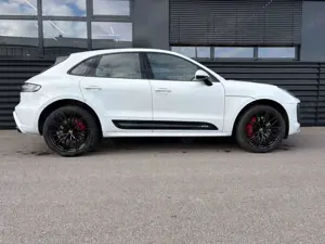Porsche Macan GTS-PANO-BURMESTER-PAS-STANDHEIZUNG-1.HAND Bild 2