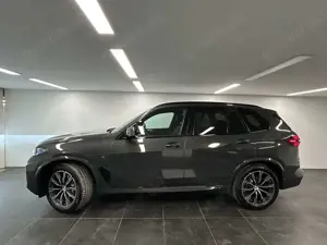 BMW X5 xDrive40d M Sportpaket Pano Harman/Kardon AHK DAB Bild 2