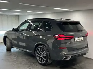 BMW X5 xDrive40d M Sportpaket Pano Harman/Kardon AHK DAB Bild 3