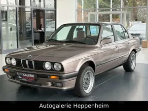 BMW 318 i E30 Limousine aus 1.Hand mit 77000km