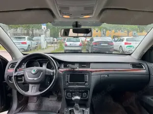 Skoda Superb Superb Combi 2.0 TDI Green tec DSG Exclusive Bild 5