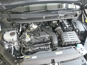 Volkswagen Touran Touran 1.5 TSI DSG*AHK*NAVI*+AppC.*LM*RFK Bild 5