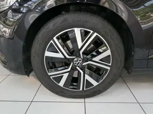 Volkswagen Touran Touran 1.5 TSI DSG*AHK*NAVI*+AppC.*LM*RFK Bild 2