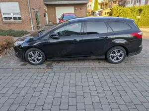 Ford Focus Focus Turnier 1.0 EcoBoost Start-Stopp-System SYNC Bild 3
