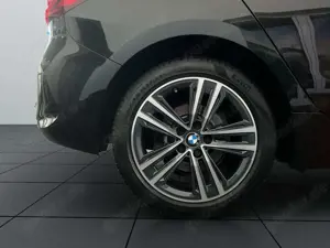 BMW 118 i Advantage NAVI LED AHK HUD PDC Bild 5